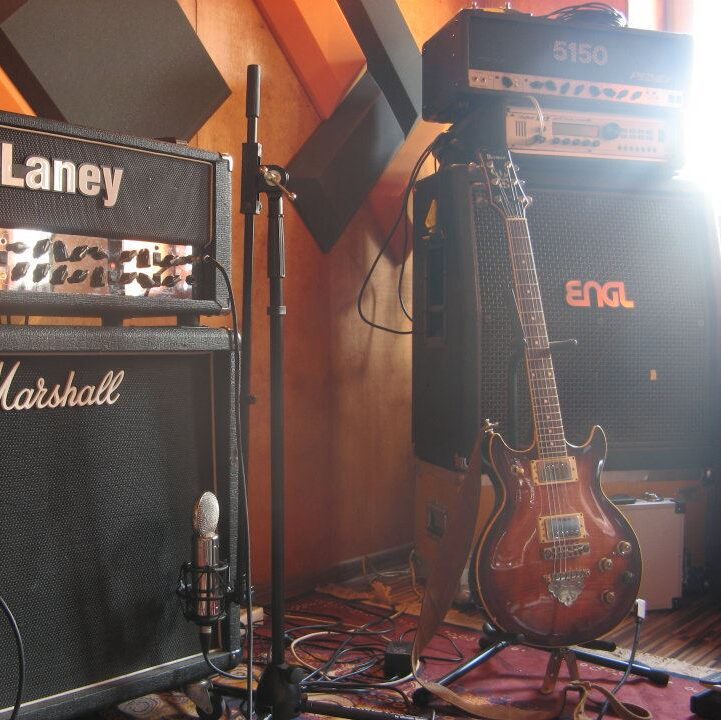 Studio nagrań Narocz Studio - prawdopodobnie najlepsze studio nagrań w takiej cenie. Studio nagrań warszawa, cennik, ile kosztuje nagranie piosenki w studio, vouchery prezentowe, realizacje, wyposażenie, galeria, kontakt, certyfikaty i wyróżnienia, pytania i odpowiedzi, jak przygotować się na nagranie piosenki w studio, jaka jest różnica między miksem i masteringiem, ile kosztuje miks i mastering piosenki, jak dobrze nagrać perkusję, jak dobrze nagrać gitarę w studio nagrań